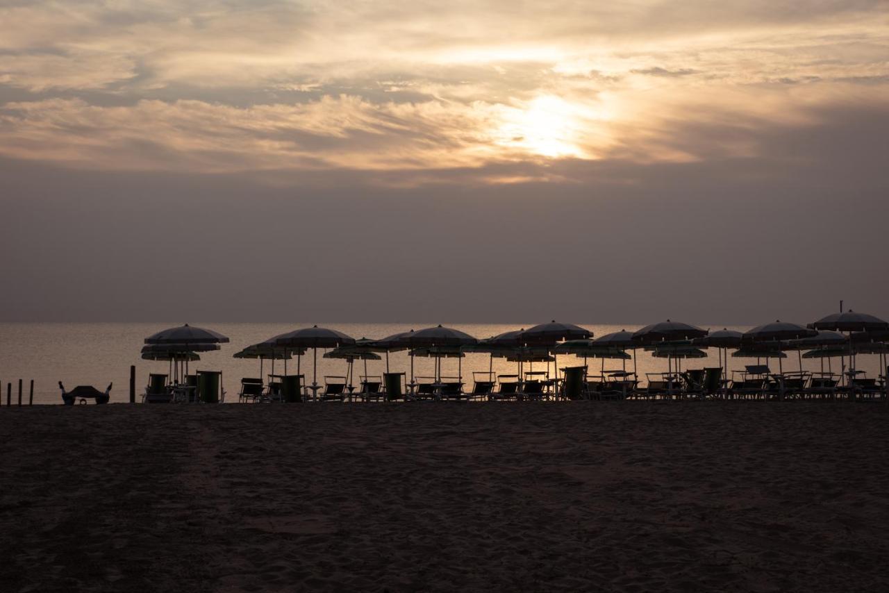 Adria Beach Hotel Alba Adriatica Extérieur photo