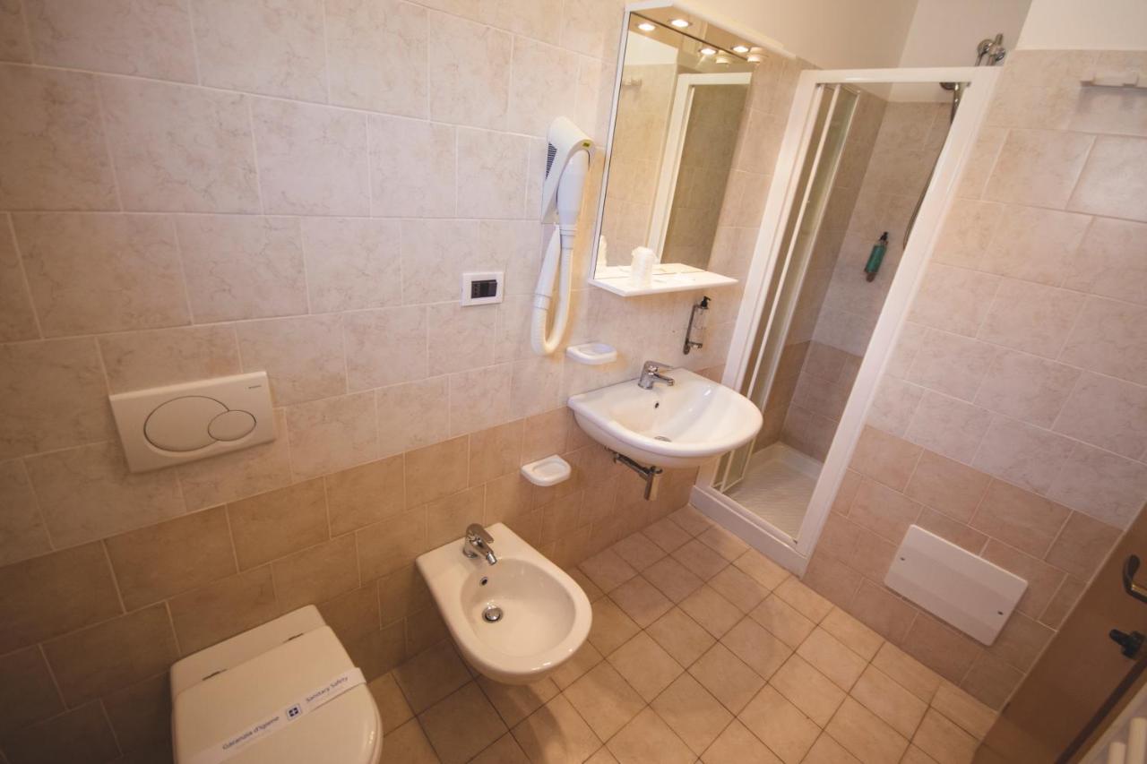 Adria Beach Hotel Alba Adriatica Extérieur photo