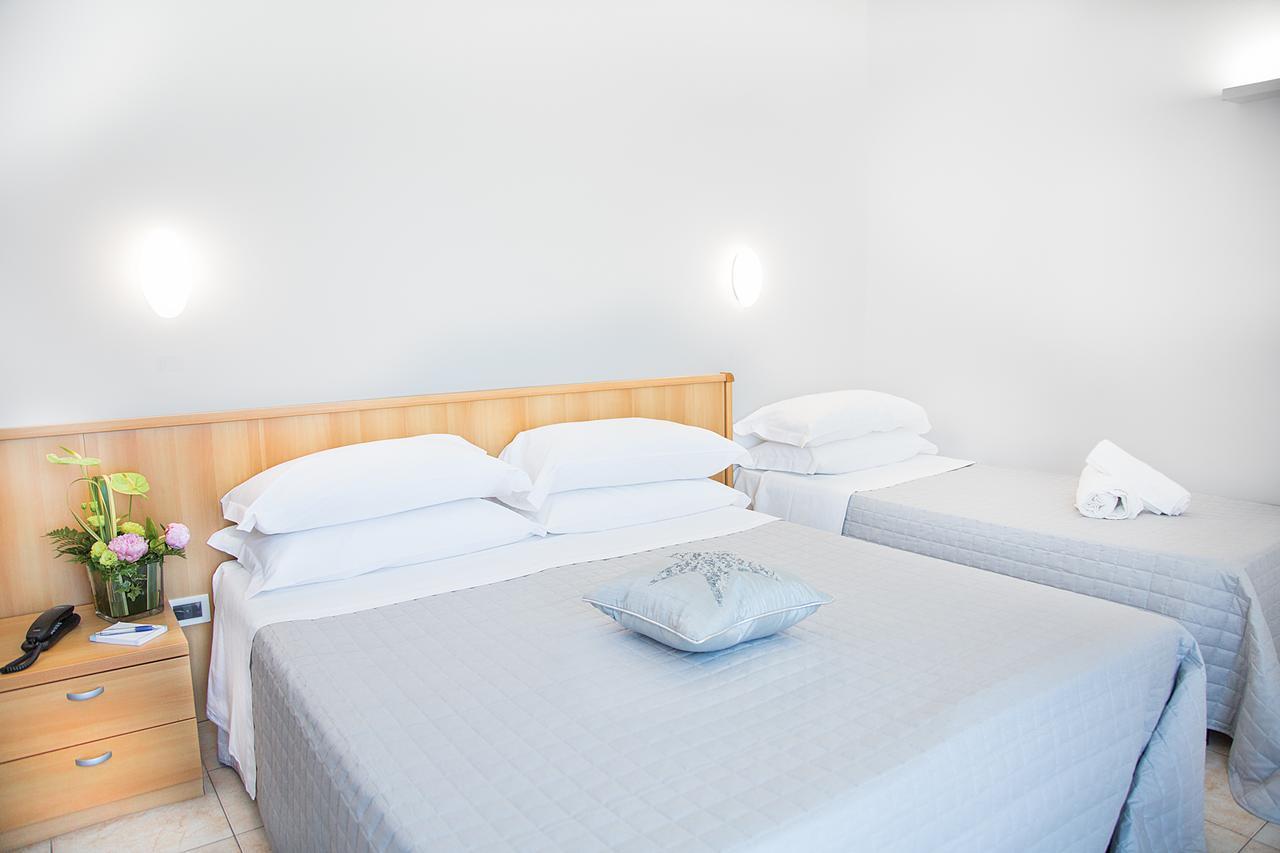 Adria Beach Hotel Alba Adriatica Extérieur photo