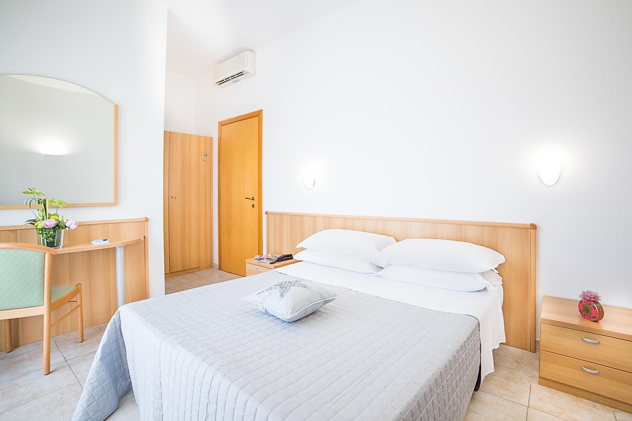 Adria Beach Hotel Alba Adriatica Extérieur photo