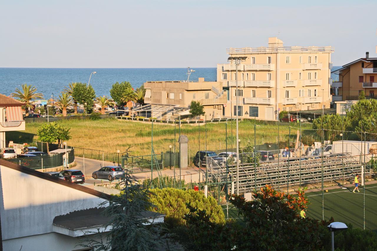 Adria Beach Hotel Alba Adriatica Extérieur photo
